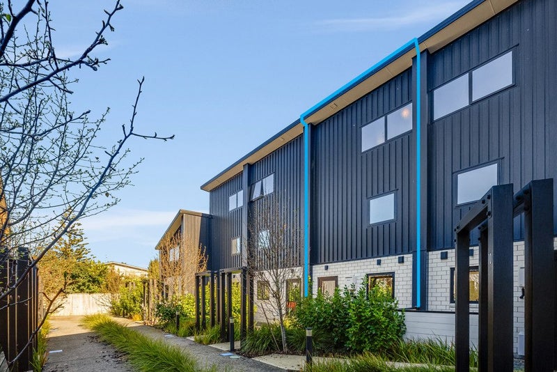 6/10 Avery Grove, Boulcott, Lower Hutt - Carousel 2