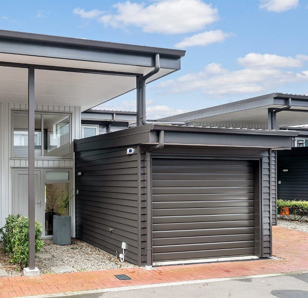 3/27 The Rigi, Northland, Wellington - Carousel 1