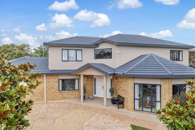 19 Belleaire Court, West Harbour, Auckland - Carousel 2