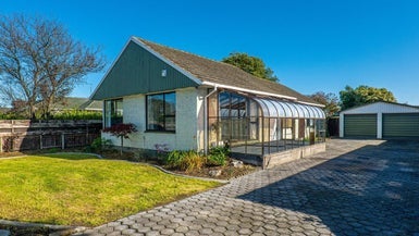 10 Masham Road, Broomfield, Christchurch - Carousel 1