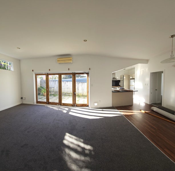 16 Edinburgh Terrace, Berhampore, Wellington - Carousel 1