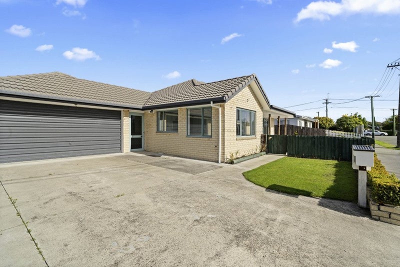 4 Wildwood Avenue, Wainoni, Christchurch - Carousel 1