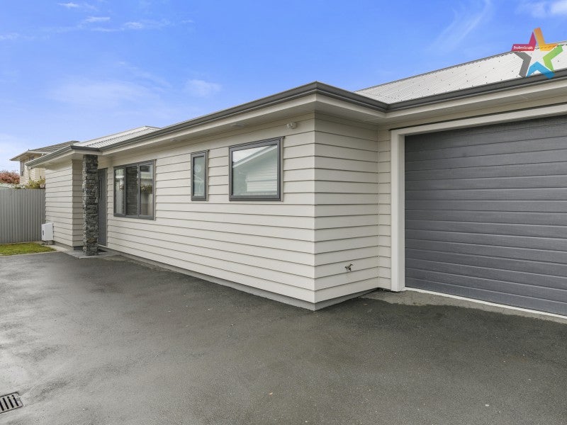2/32 Park Avenue, Epuni, Lower Hutt - Carousel 1