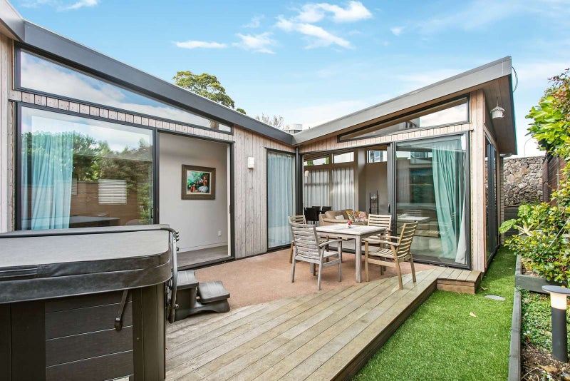 1/28 Coates Avenue, Orakei, Auckland - Carousel 2