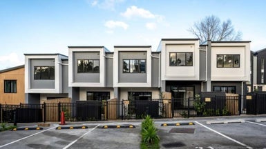 82 Morihana Close, Glen Eden, Auckland - Carousel 1