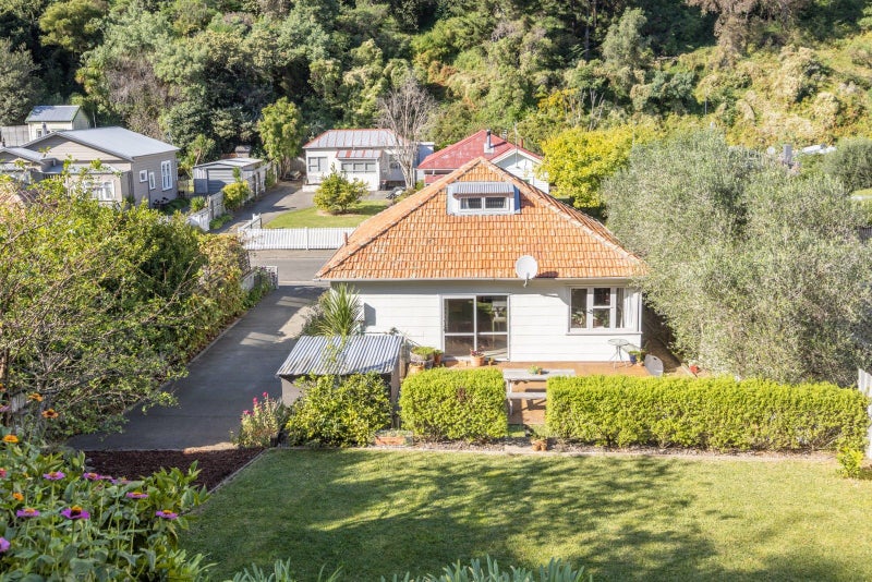 2 Main Street, Hospital Hill, Napier - Carousel 21