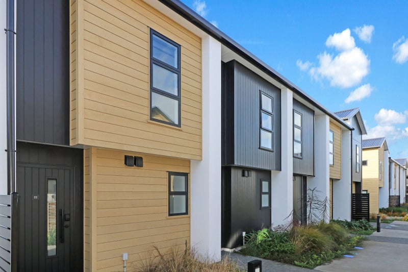 22 Te Ara o Ralph Olsen, Wainuiomata, Lower Hutt - Carousel 1