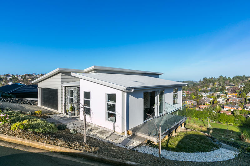 16 Kempthorne Place, Wakari, Dunedin - Carousel 1