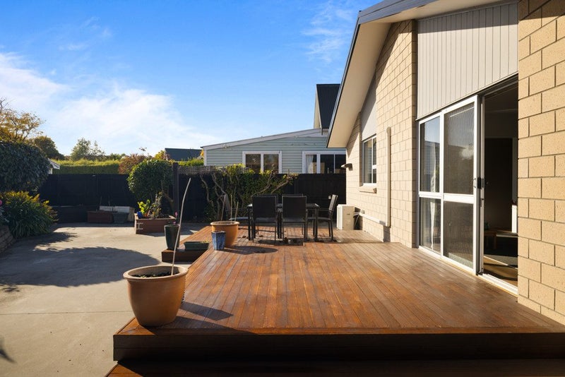 2/31 Beckford Road, Saint Martins, Christchurch - Carousel 1