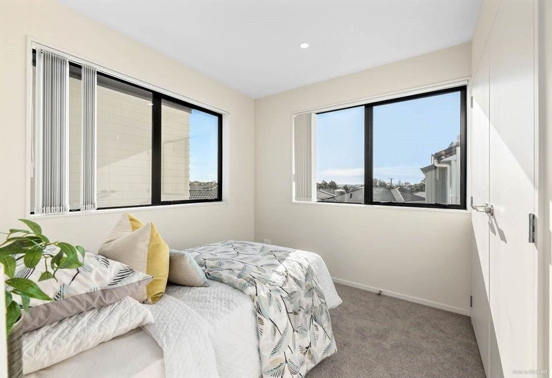 2/60 Kelman Road, Kelston, Auckland - Carousel 11