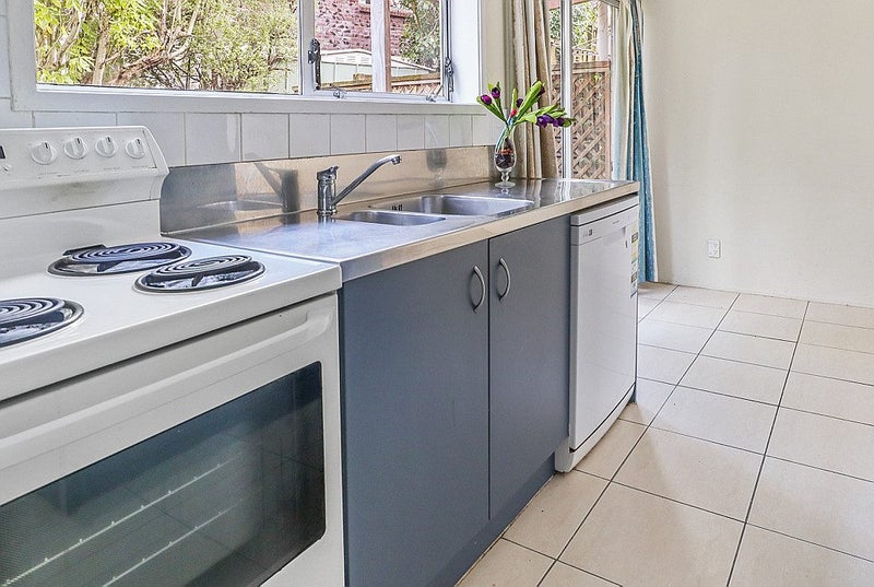 2/48 Mirrabooka Avenue, Botany Downs, Auckland - Carousel 2