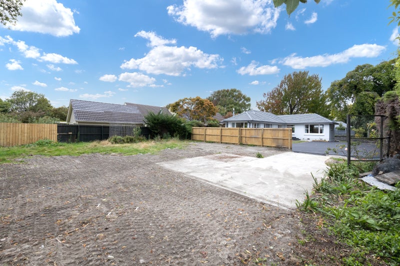 11A FORD ROAD - Carousel 1