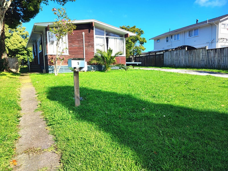 5 Barnfield Place, Glendene, Auckland - Carousel 2