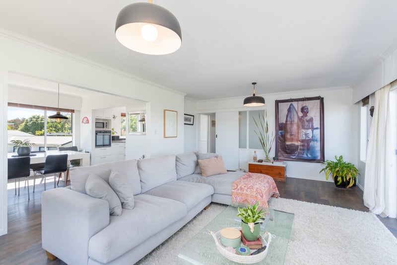 7 Livet Place, Papakowhai, Porirua - Carousel 1