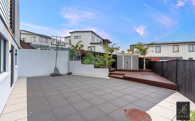 21 Colliston Rise, Pinehill, Auckland - Carousel 21