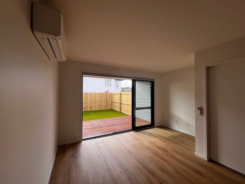 6/21 Divich Avenue, Te Atatu South, Auckland - Carousel 2