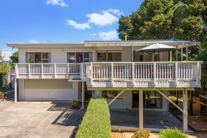 16 Walpole Avenue, Hillpark, Auckland - Carousel 2