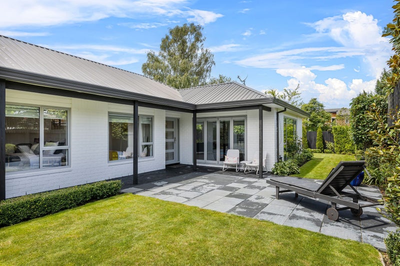 2/16 Hawthorne Street, Strowan, Christchurch - Carousel 2