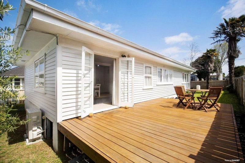 16A Ropata Avenue, Point England, Auckland - Carousel 11