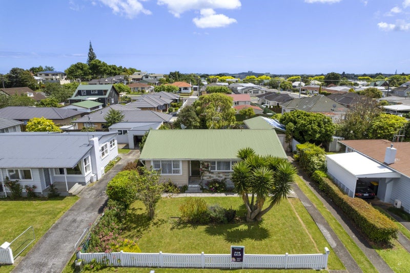 35 Rugby Street, Levin, Levin - Carousel 2