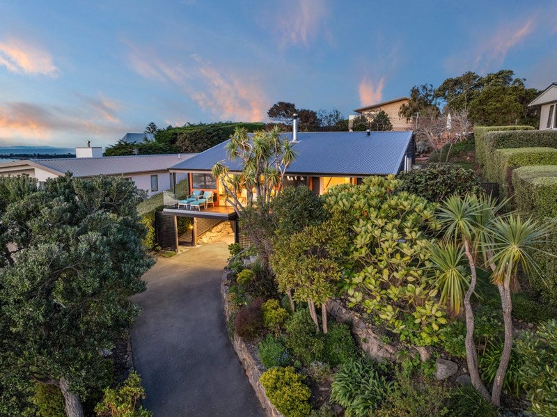 318 Cannon Hill Crescent, Mount Pleasant, Christchurch - Carousel 2