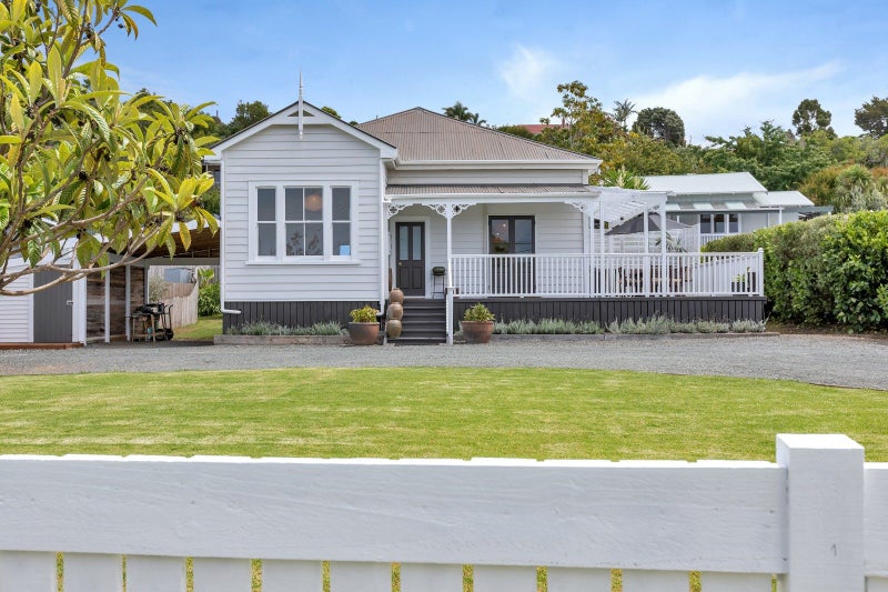 34 Beach Road, Onerahi, Whangarei - Carousel 1