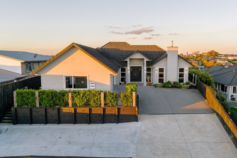 160 Cumberland Drive, Flagstaff, Hamilton - Carousel 1