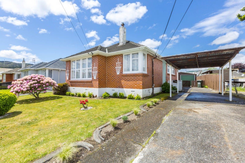 39 Mary Crescent, Elderslea, Upper Hutt - Carousel 19