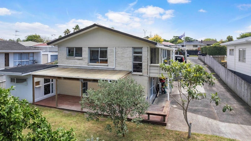 2/53 Meadway, Sunnyhills, Auckland - Carousel 1