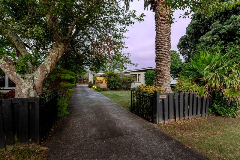 57 Donovan Road, Paraparaumu Beach, Paraparaumu - Carousel 1