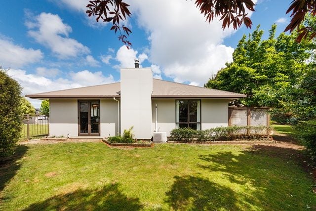 23 Opawa Place, Terrace End, Palmerston North - Carousel 2