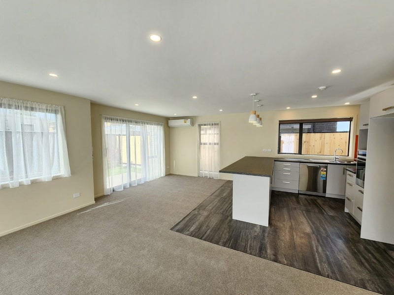 1 Adesanya Close, West End, Palmerston North - Carousel 2