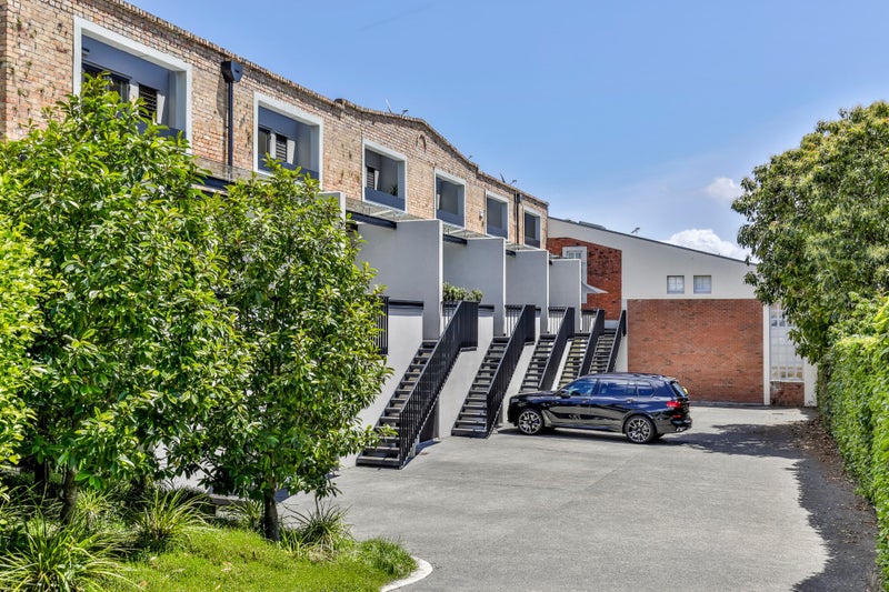 2/29 Dickens Street, Grey Lynn, Auckland - Carousel 2