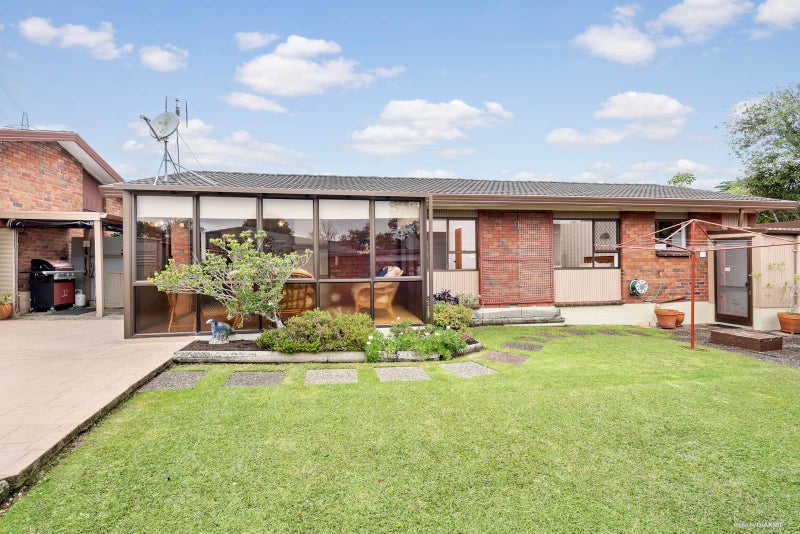 1/3 Flavia Place, Lynfield, Auckland - Carousel 1