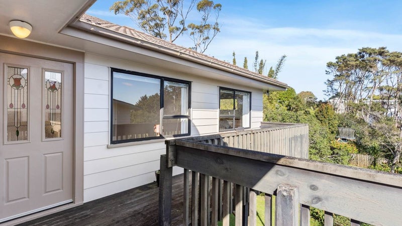 6 Sungrove Rise, Sunnyvale, Auckland - Carousel 1