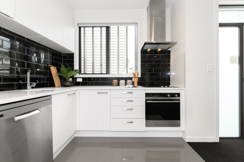 3/50 Ocean View Road, Northcote, Auckland - Carousel 2