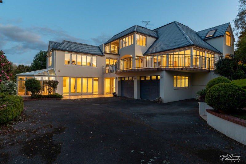 70 Barton Road, Heretaunga, Upper Hutt - Carousel 1