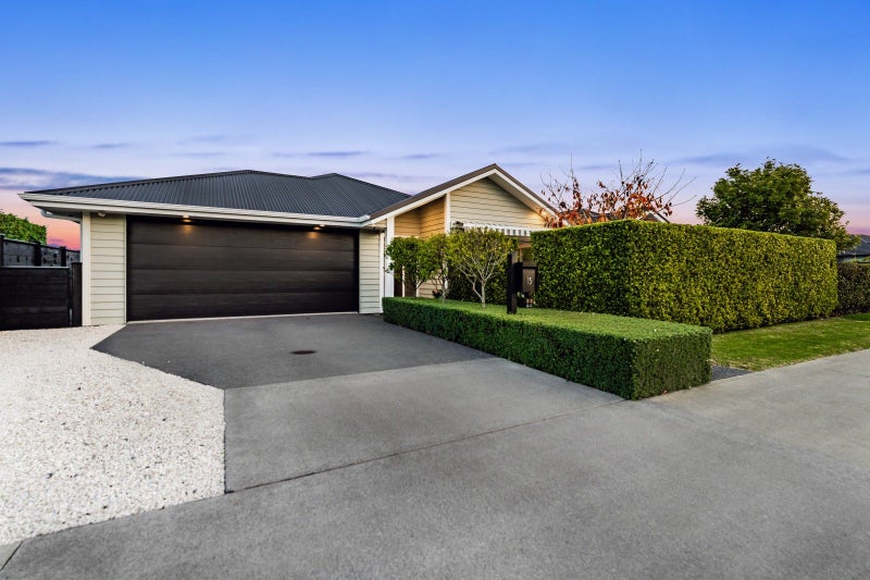 15 Walnut Road, Riverhead, Riverhead - Carousel 1