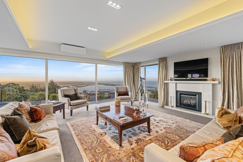 10 Cirrus Lane, Mount Pleasant, Christchurch - Carousel 2