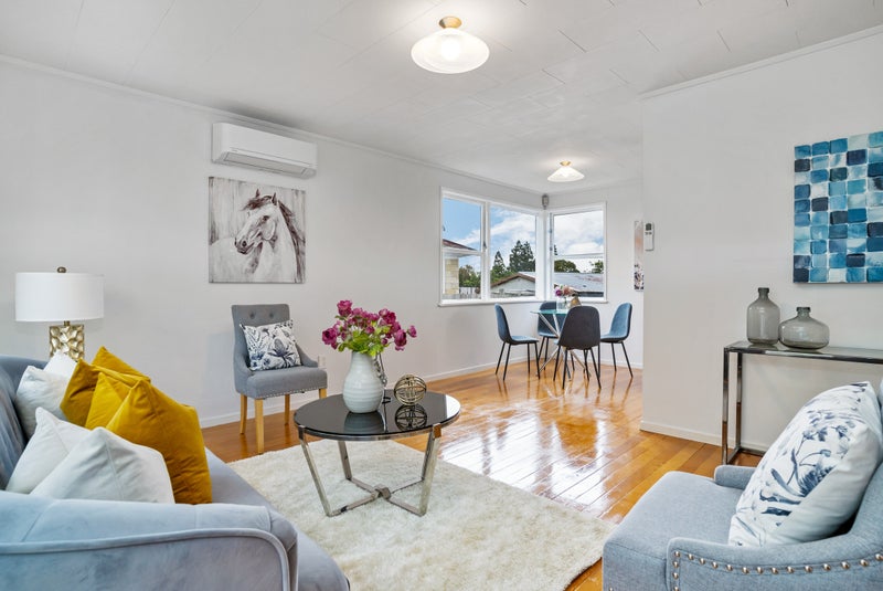 1/92 Universal Drive, Henderson, Auckland - Carousel 1