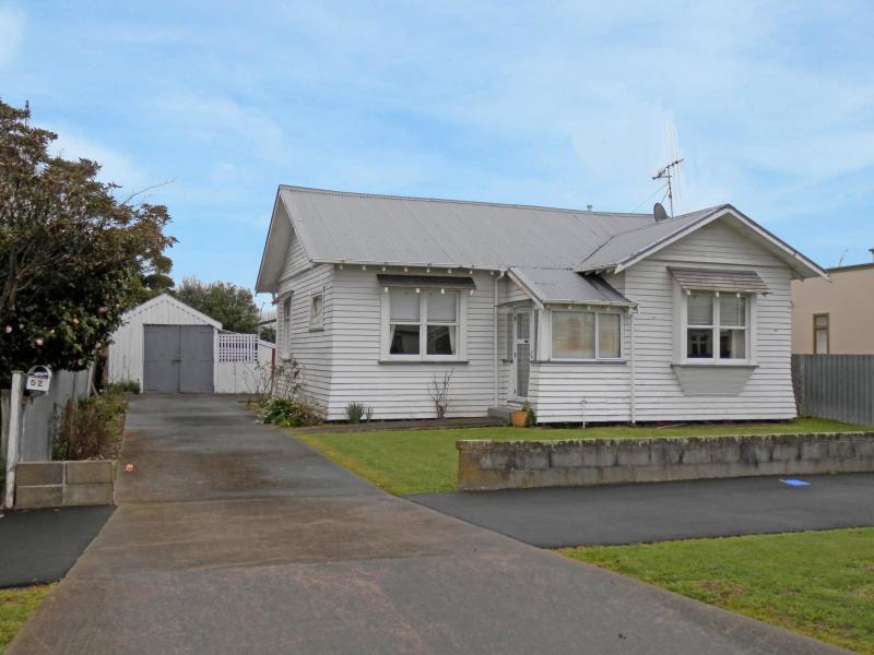 52 Burns Avenue, Takaro, Palmerston North - Carousel 1