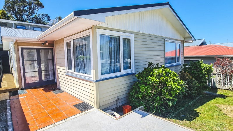 50 Batchelor Street, Newlands, Wellington - Carousel 19