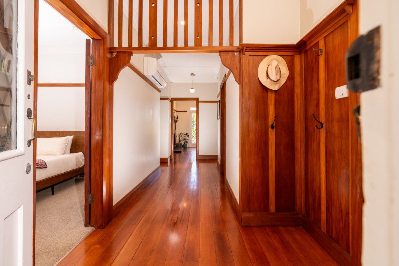 45 Mana Street, Vogeltown, Wellington - Carousel 2