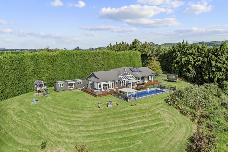 43 Ruahihi Road, Tauranga - Carousel 1