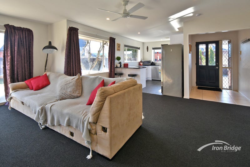 8 Parkwood Place, Parklands, Christchurch - Carousel 2