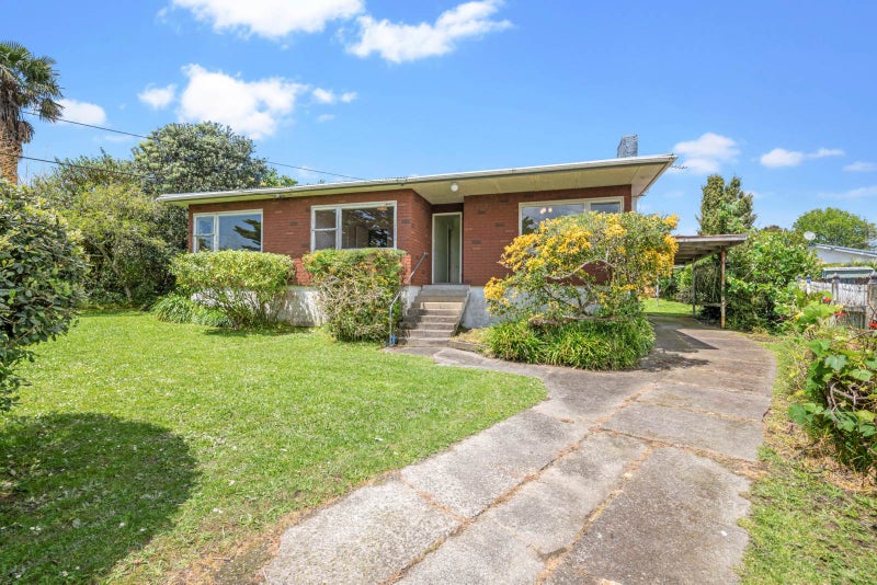 37 Sunnyfield Crescent, Glenfield, Auckland - Carousel 1