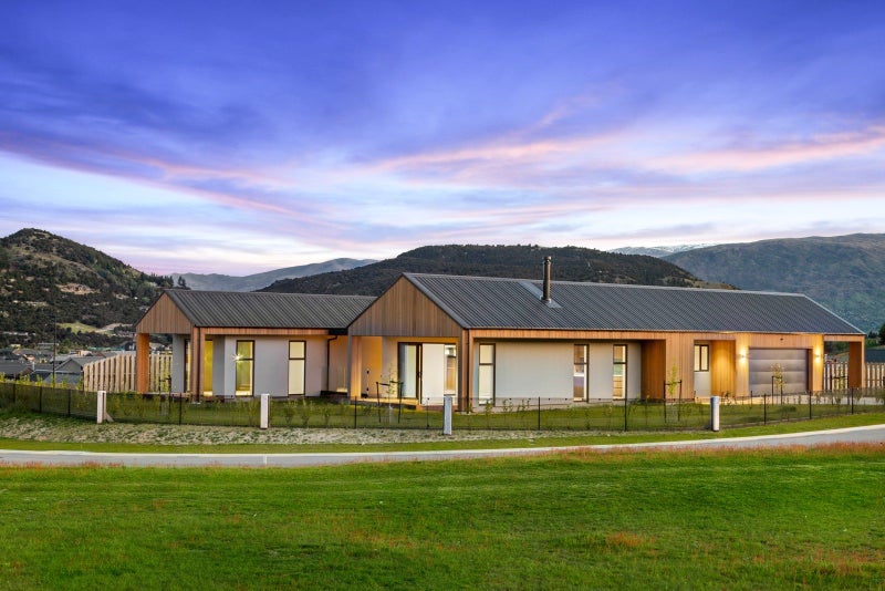 14 Erewhon Crescent, WANAKA - Carousel 22