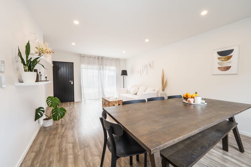 12 Korama Lane, New Lynn, Auckland - Carousel 2