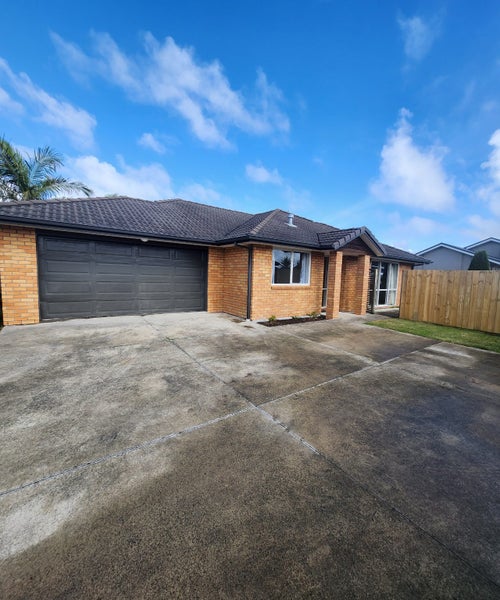 73 Twin Oak Avenue, Papamoa Beach, Papamoa - Carousel 1