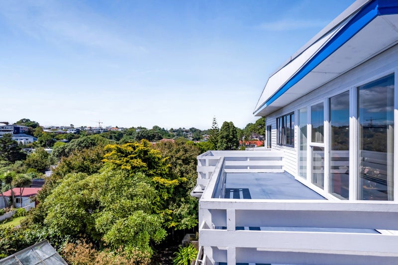 10 Lawry Street, Moturoa, New Plymouth - Carousel 2